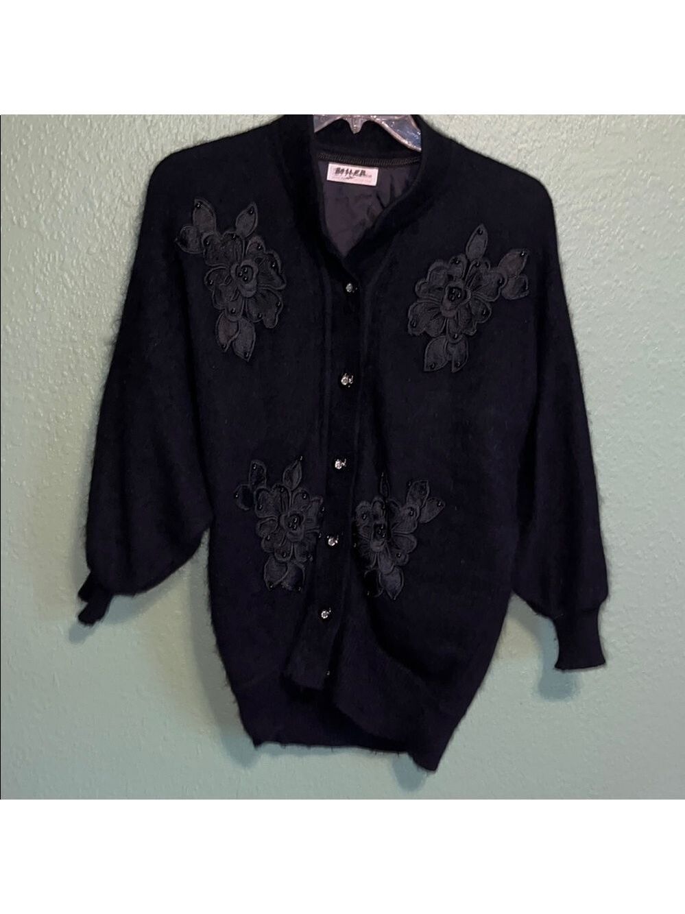 Vintage elegant cardigan Sweater Angora with Embroidered floral Details - Picture 2 of 10